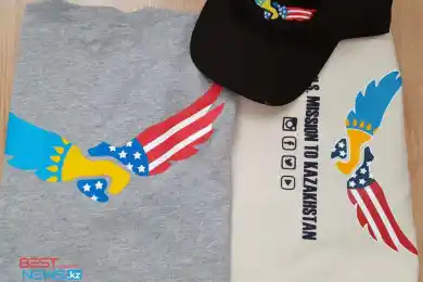 Посольство США в Казахстане предоставило призы для хоккейных болельщиков