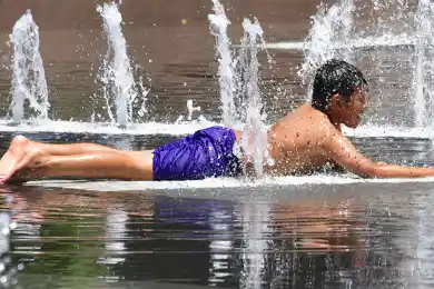 В 11 областях Казахстана ожидается сильная жара и ветер