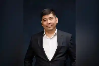 Новый депутат Мажилиса принес присягу