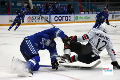 "Барыс" "проснулся" в третьем периоде: фото с матча против "Металлурга"