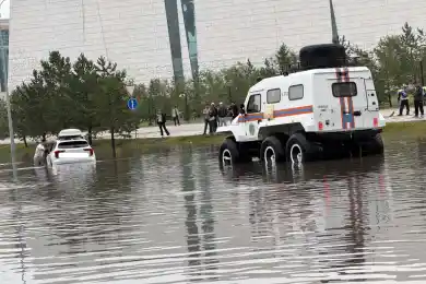 Астану приводят в порядок после проливного ливня