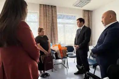 Семье девочки, пережившей ампутацию после ДТП, подарили квартиру в Астане