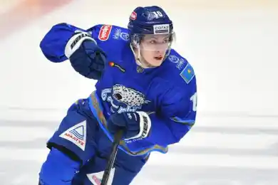 Хет-трик Михайлиса обеспечил победу "Барыса" на "Амуром"