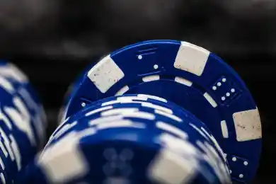 "Видимо, доходы хорошие": в Казахстане за рекламу казино оштрафован 121 блогер