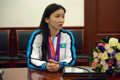 Первой чемпионке мира из Казахстана вручили Алгыс хат Главы государства