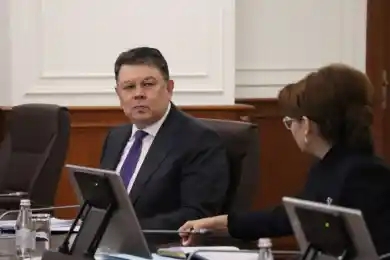 Необычный ответ Каната Бозумбаева на вопрос мажилисмена Бапи