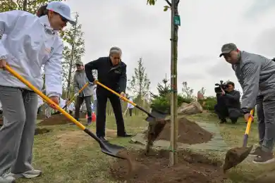 Президент Казахстана принял участие в экологической акции «Таза Қазақстан»