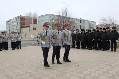 "Герои нашего времени": в Актобе самые отважные полицейские участвуют в акции "Қазіргі заман қаһарманы"