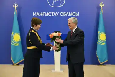 Президент наградил офицеров и сержантов в Мангистауской области