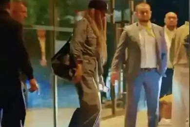 Дженнифер Лопес прилетела в Астану