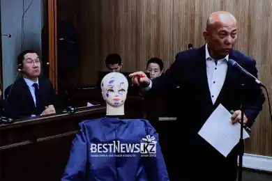 Судмедэксперт показал и объяснил все травмы Салтанат Нукеновой