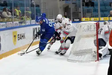 "Барыс" и "Металлург" начали матч на высоких скоростях