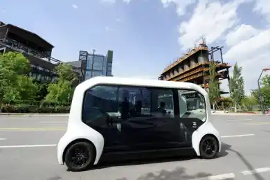 "Первое беспилотное авто в Казахстане запустят в 2027 году" - Сауранбаев