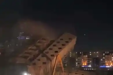 Возле здания МИД Казахстана снесли недостроенный объект - видео 