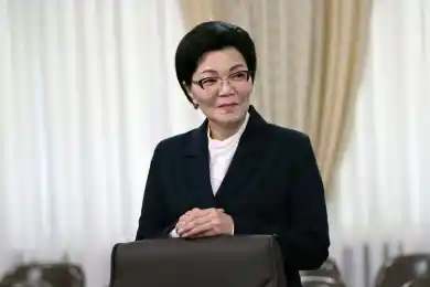 Министра труда Жакупову попросили помочь с работой