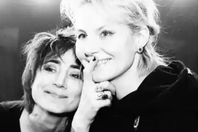 Neva.Today: Земфира и Рената Литвинова тайно покинули Россию