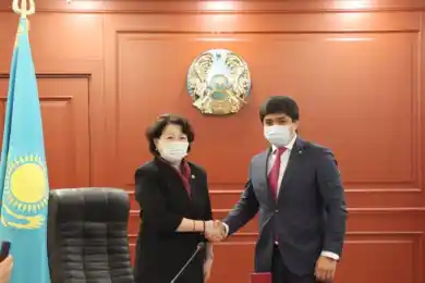 Раимкулова представила нового председателя Комитета по делам спорта