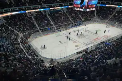 Барыс забросил еще одну шайбу Металлургу, Диц спел "Көзімнің қарасы"