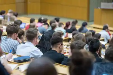 В Казахстане увеличат размеры стипендий для студентов