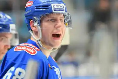 Барыс продлил контракт с нападающим