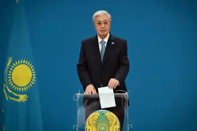 Глава государства проголосовал на выборах депутатов Курултая 