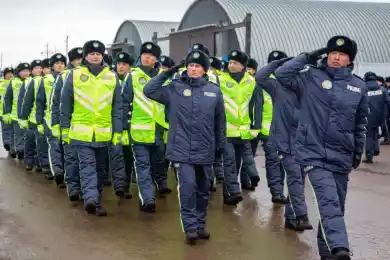 В Нур-Султане полицейские перешли на новое обмундирование - фото