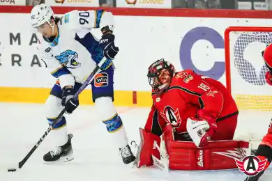 Автомобилист и Барыс забросили три шайбы в первом периоде