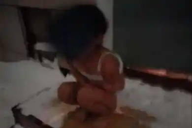 «Наказала за прищепки»: астанчанка выгнала 8-летнюю дочь на мороз