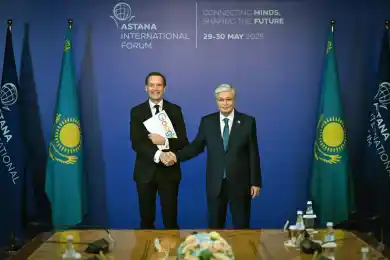 Вице-президент Google сделал нестандартное фото с Президентом Казахстана