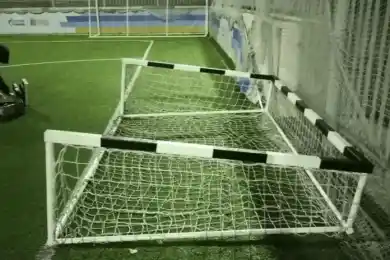 В Астане умер школьник после падения футбольных ворот