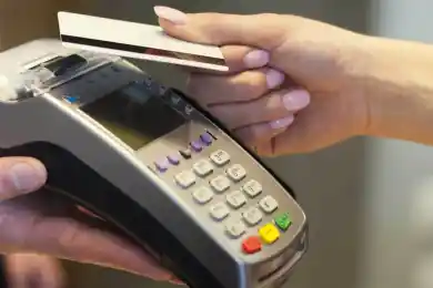 Операции по «безналу» в Казахстане выросли в 10 раз