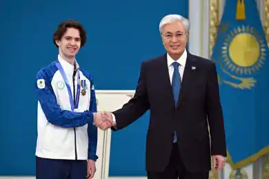 Президент Казахстана вручил Михаилу Шайдорову орден