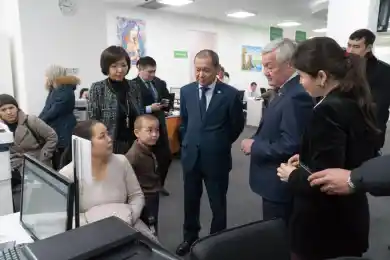 Глава Минтруда призвал не переживать казахстанцев, претендующих на АСП