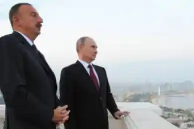 Ильхам Алиев сообщил Владимиру Путину о невозможности приехать на Парад Победы