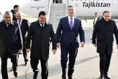 Мурат Нуртлеу совершает визит в Таджикистан