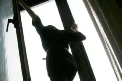 В Караганде женщина спрыгнула с 7 этажа