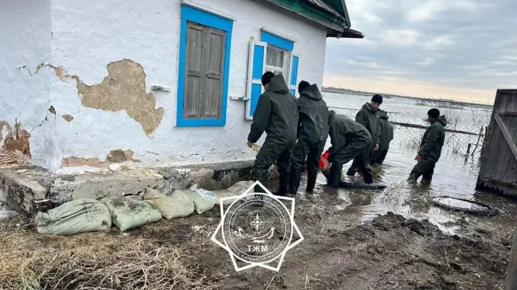В ходе паводков эвакуировали 86 тыс казахстанцев, 130 школ переведены на «удаленку»