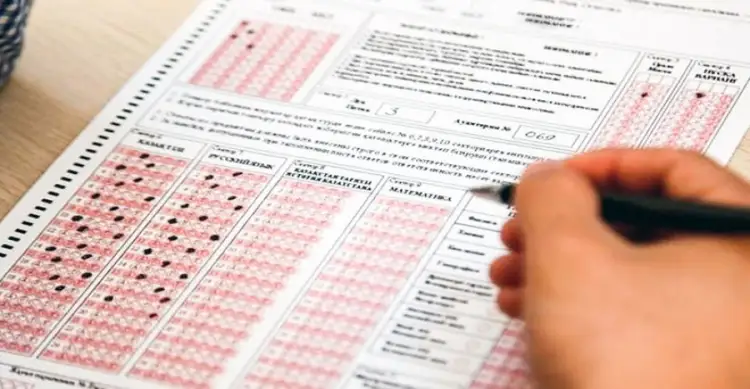 В Казахстане началось январское ЕНТ