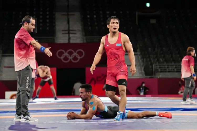 Борец Ниязбеков не смог завоевать "бронзу" на Олимпиаде в Токио