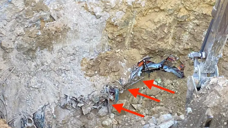 Автобус упал в обрыв на Майкаине: фигурантам дела изменили меру пресечения