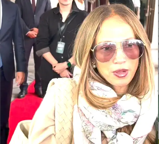 Джей Ло удивила астанчан за 62 секунды