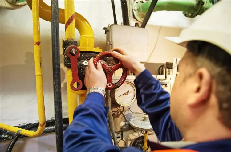 В Нур-Султане начали подавать отопление