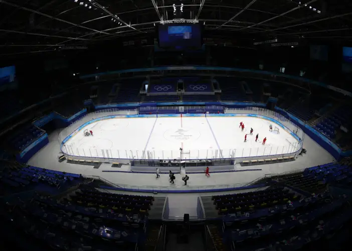 Где и во сколько казахстанцам смотреть матч-открытие мужского хоккейного турнира на #WinterOlympics2022