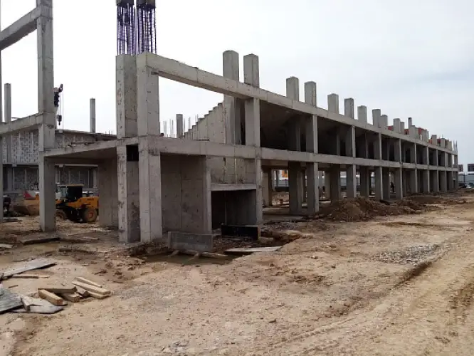 В солнечном Туркестане строят ледовую арену – фото