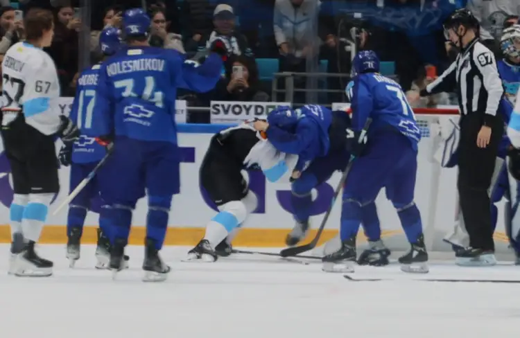 Драка Асетова в матче с минским Динамо - видео