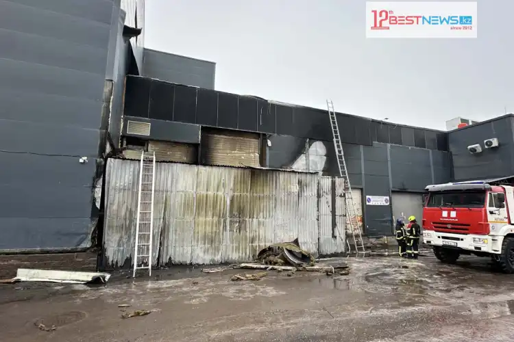 В Астане горел ТРЦ Сары-Арка, причина пока не названа