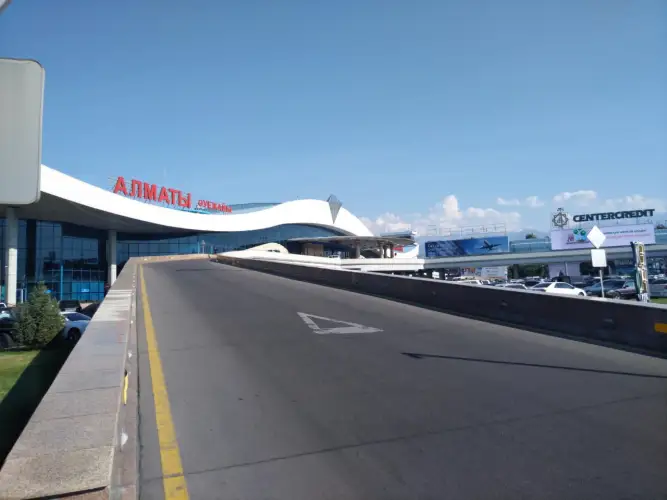 Сагинтаев: никто не собирается переносить аэропорт Алматы