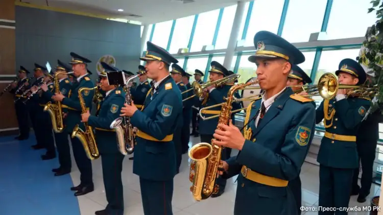 Перед астанчанами пройдет военный оркестр