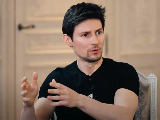 "Я не с этой целью здесь": основатель Telegram начал выступление в Астане с шутки