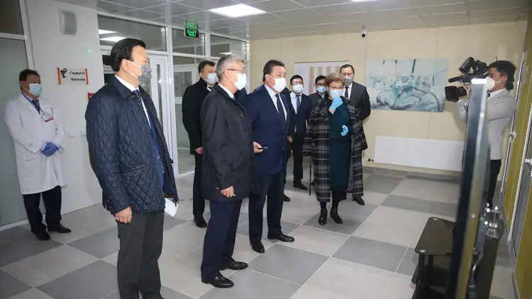 Премьер-Министр посетил медучреждения в Мангистауской области